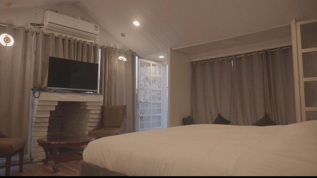 The Bohemian Casa Dehradun Otel Dış mekan fotoğraf